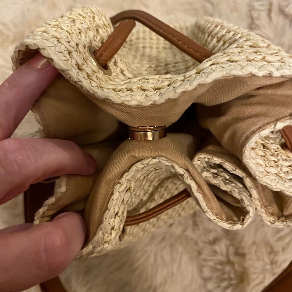 Montce Cream and Brown Shoulder Bag with Textured Design - Picture 5 of 7